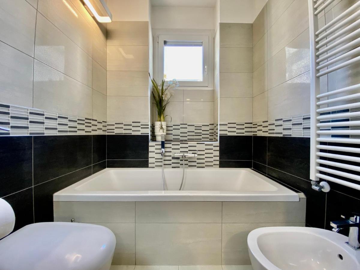 Future Apartments Bisceglie Milano Ngoại thất bức ảnh